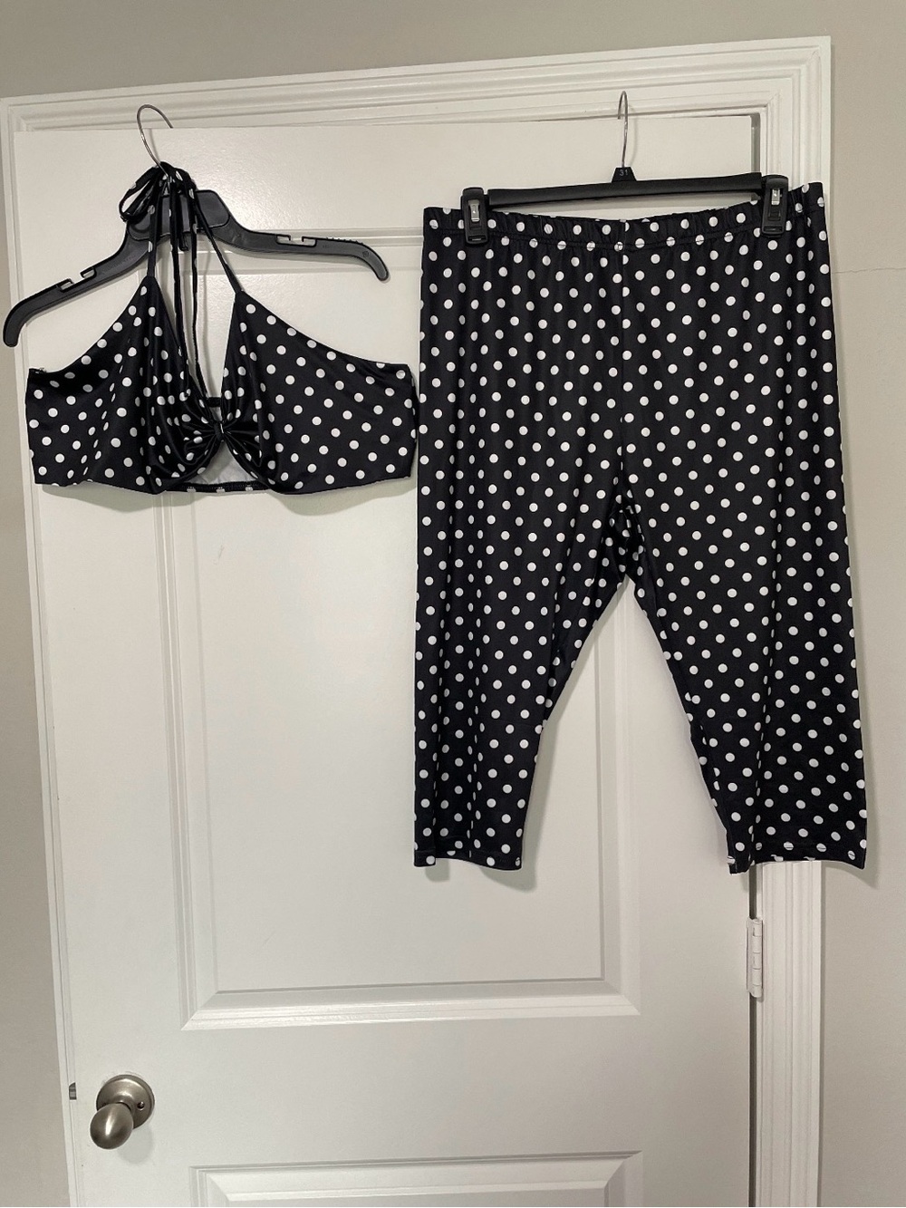 Black & White Polka Dot Women's Set - Halter Top & Capri